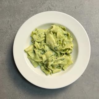 🍝 Creamy Pasta Pesto Perfection